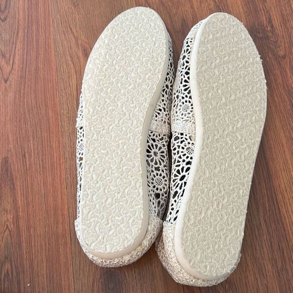 NWOT Toms cream eyelet lace espadrilles size 8.5 - Picture 3 of 5